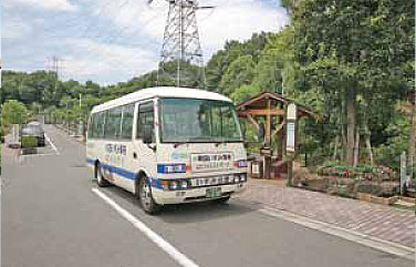 お車のない方でも安心してお参りできます。