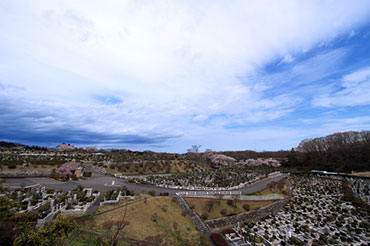 東門休憩所からの園内風景