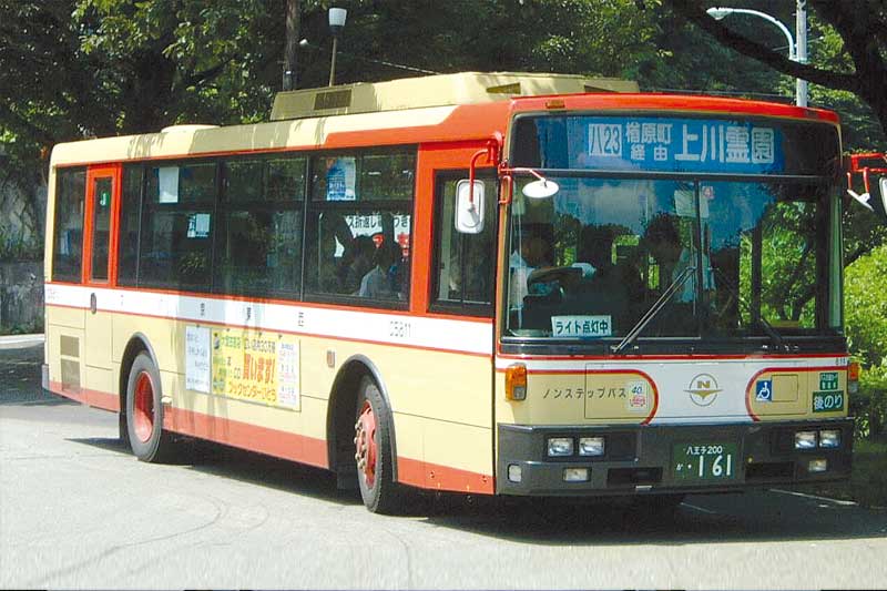 直通上川霊園行バスが毎日運行